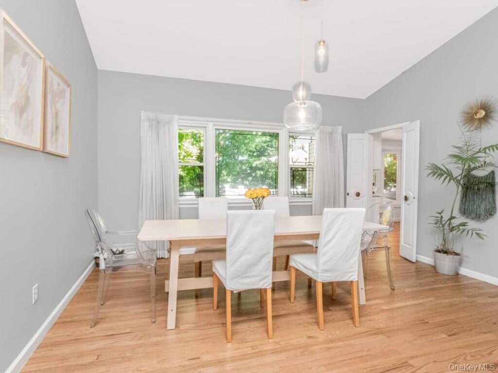 36 Balmoral Crescent, White Plains, NY 10607 - Photo 5 of 39