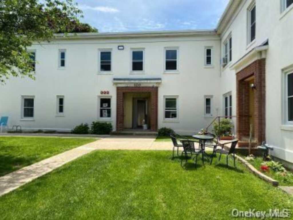 120 HS E Central Avenue, Pearl River, NY 10965 - Photo 3 of 8