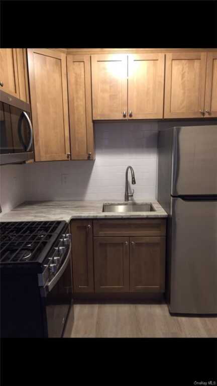 120 HS E Central Avenue, Pearl River, NY 10965 - Photo 4 of 8
