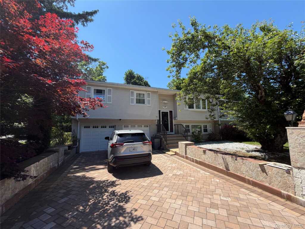 11 De Clark Place, Nanuet, NY 10954 - Photo 2 of 4