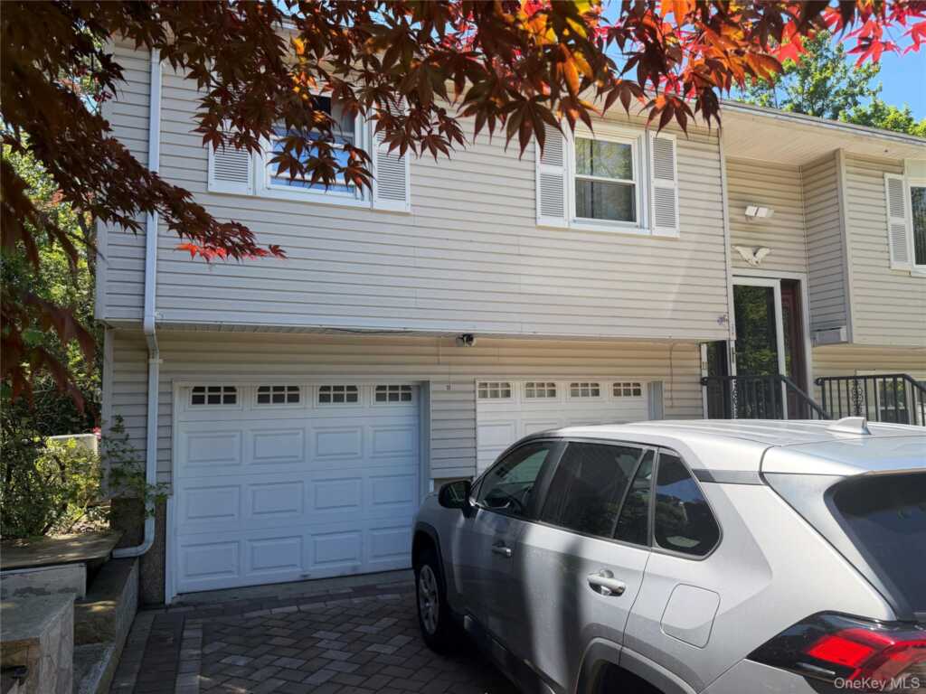 11 De Clark Place, Nanuet, NY 10954 - Photo 3 of 4
