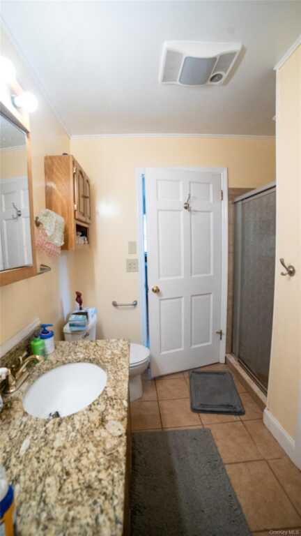 208 Woodhampton Drive, White Plains, NY 10603 - Photo 13 of 22