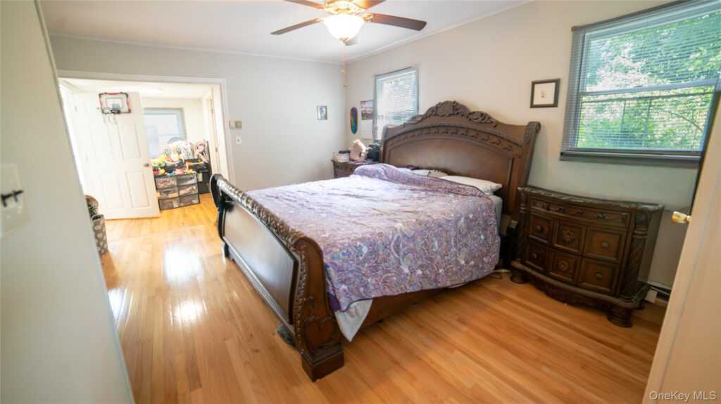 208 Woodhampton Drive, White Plains, NY 10603 - Photo 14 of 22