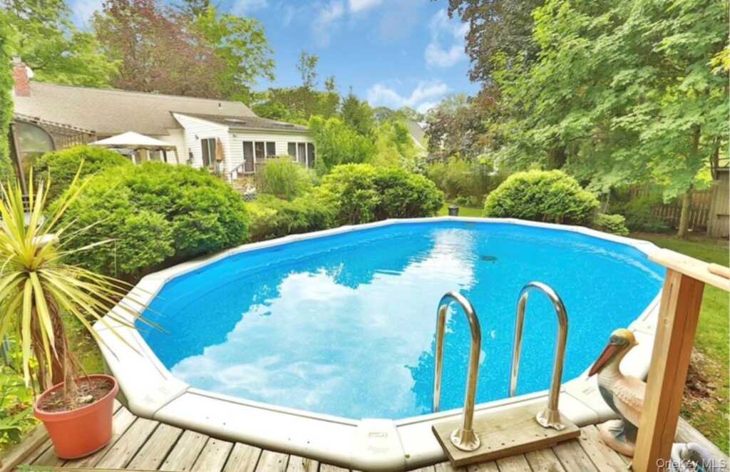 208 Woodhampton Drive, White Plains, NY 10603 - Photo 9 of 22
