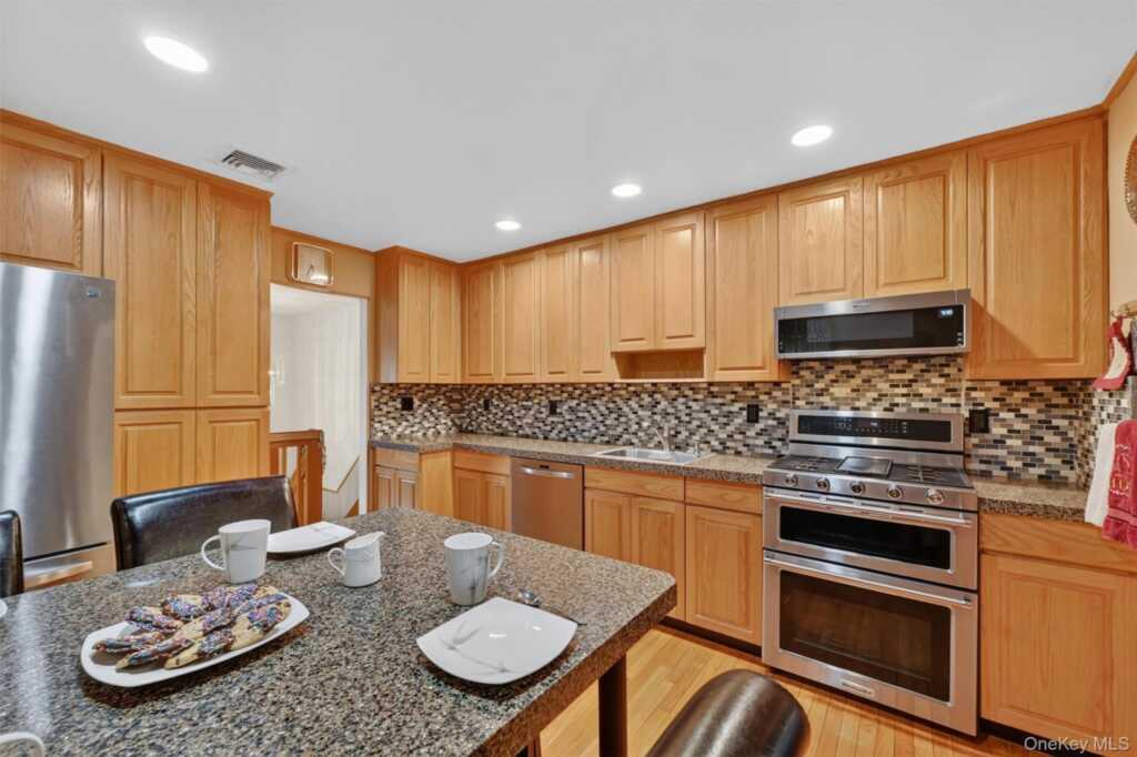 7 Spur Drive, Nanuet, NY 10954 - Photo 11 of 41