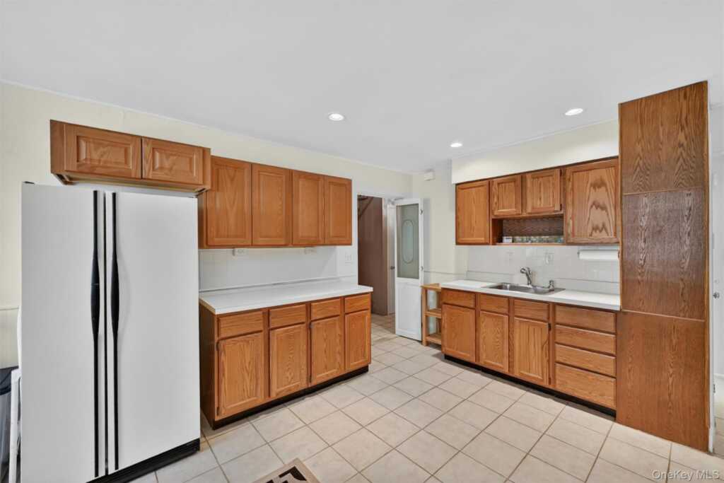 7 Spur Drive, Nanuet, NY 10954 - Photo 27 of 41