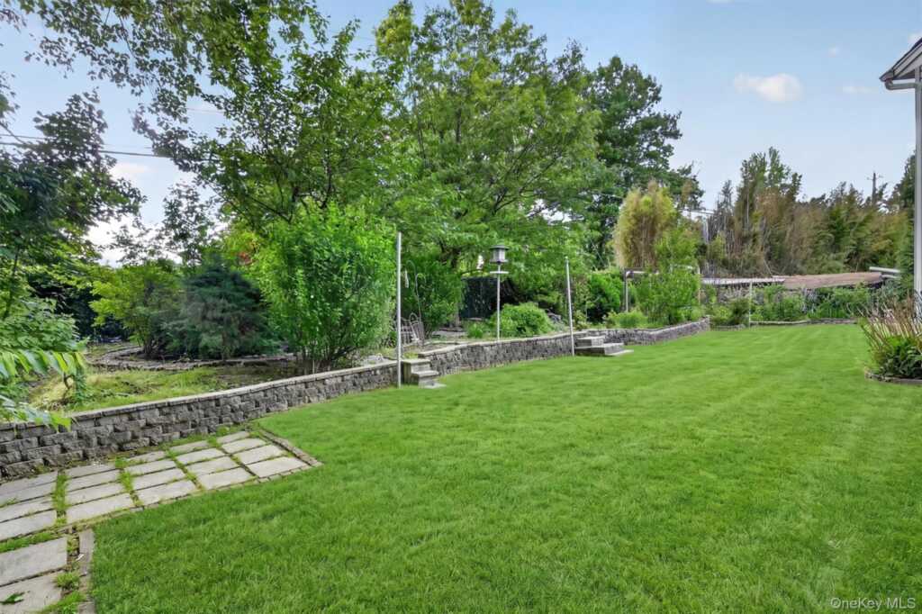 7 Spur Drive, Nanuet, NY 10954 - Photo 36 of 41