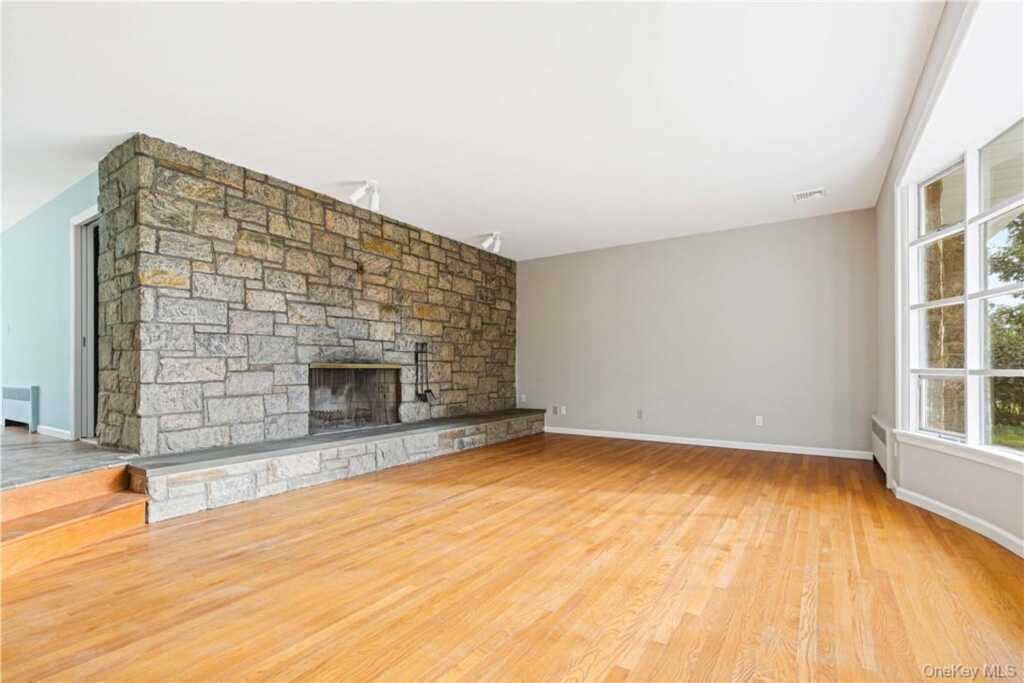 5 Paddock Road, Rye, NY 10573 - Photo 2 of 23