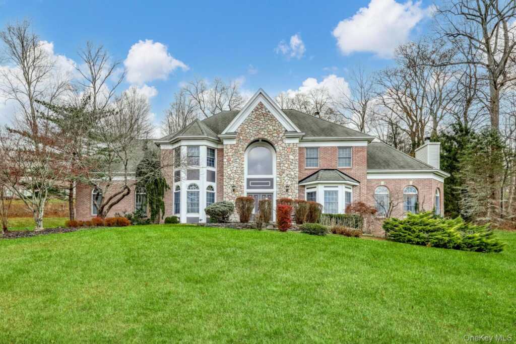 22 Golden Road, Suffern, NY 10901 - Photo 3 of 41
