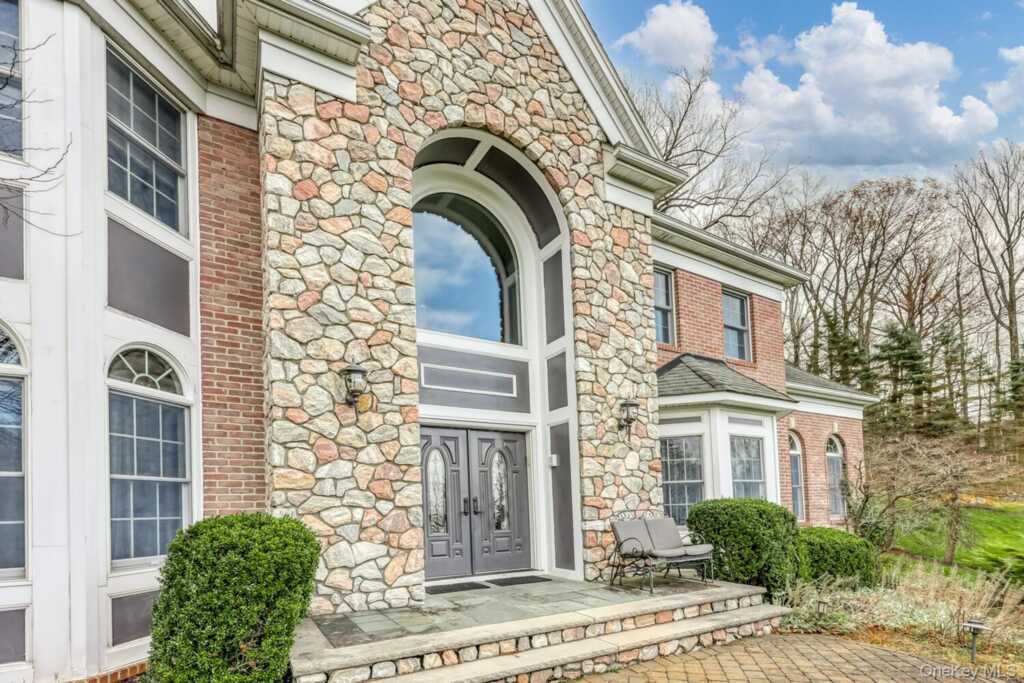 22 Golden Road, Suffern, NY 10901 - Photo 9 of 41