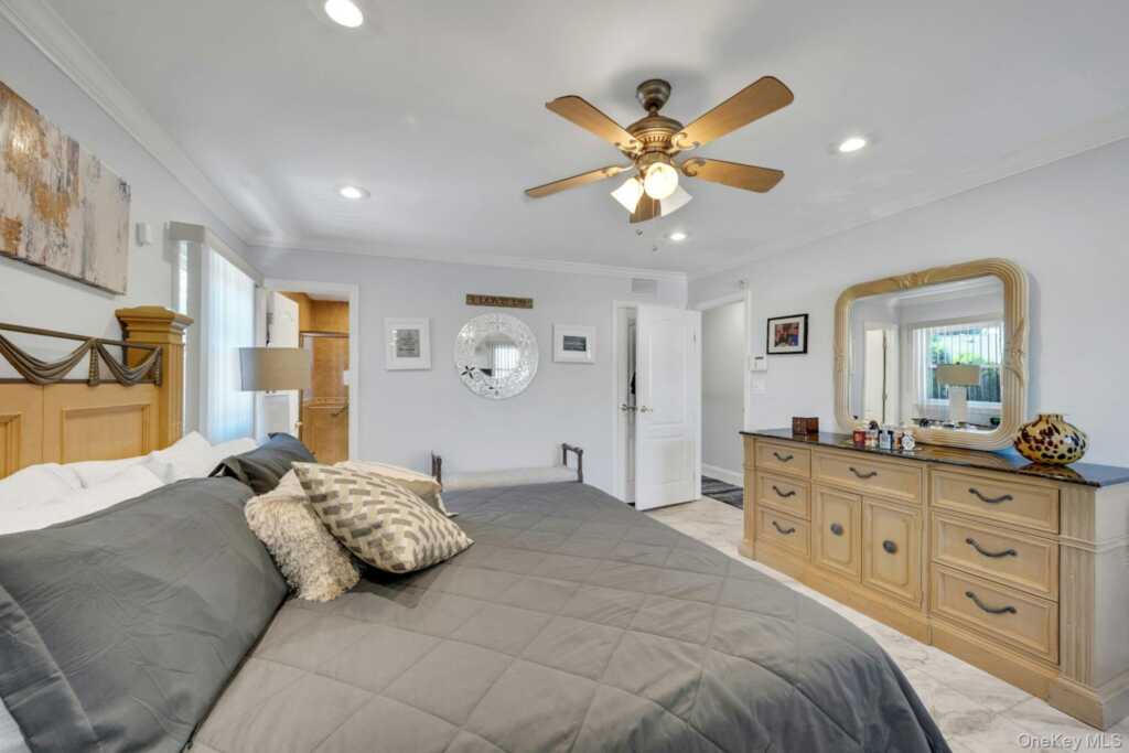 101 Windsor Oval, New Rochelle, NY 10805 - Photo 12 of 48