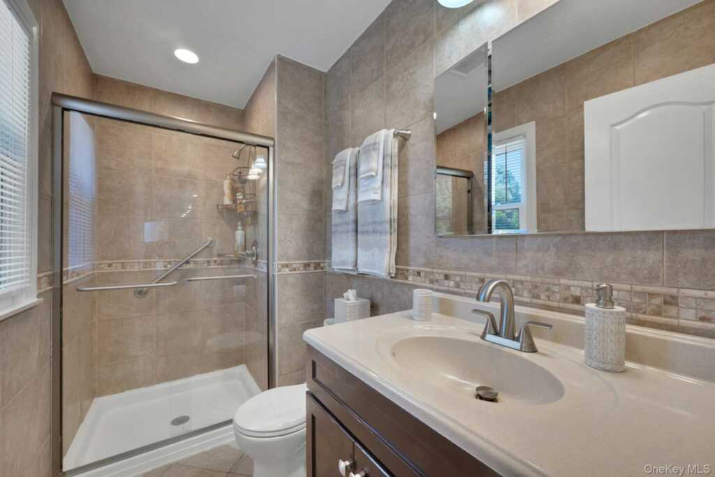 101 Windsor Oval, New Rochelle, NY 10805 - Photo 14 of 48