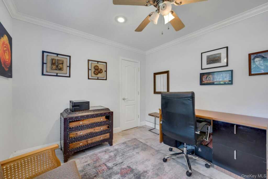 101 Windsor Oval, New Rochelle, NY 10805 - Photo 17 of 48