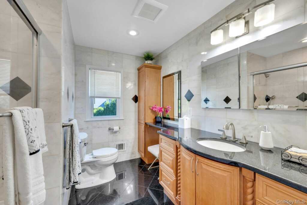 101 Windsor Oval, New Rochelle, NY 10805 - Photo 18 of 48