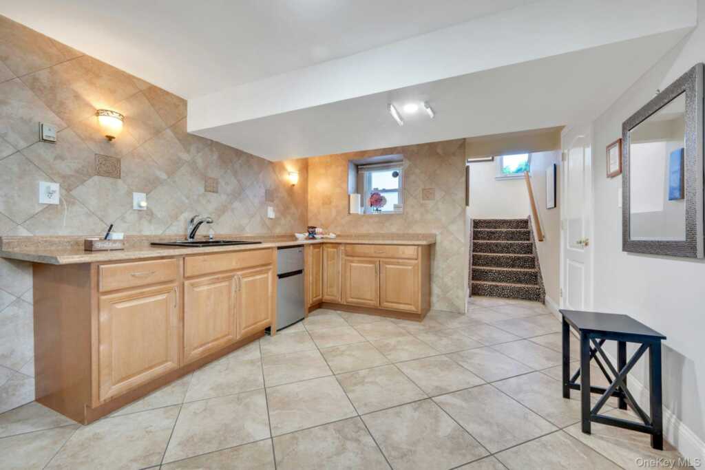 101 Windsor Oval, New Rochelle, NY 10805 - Photo 21 of 48