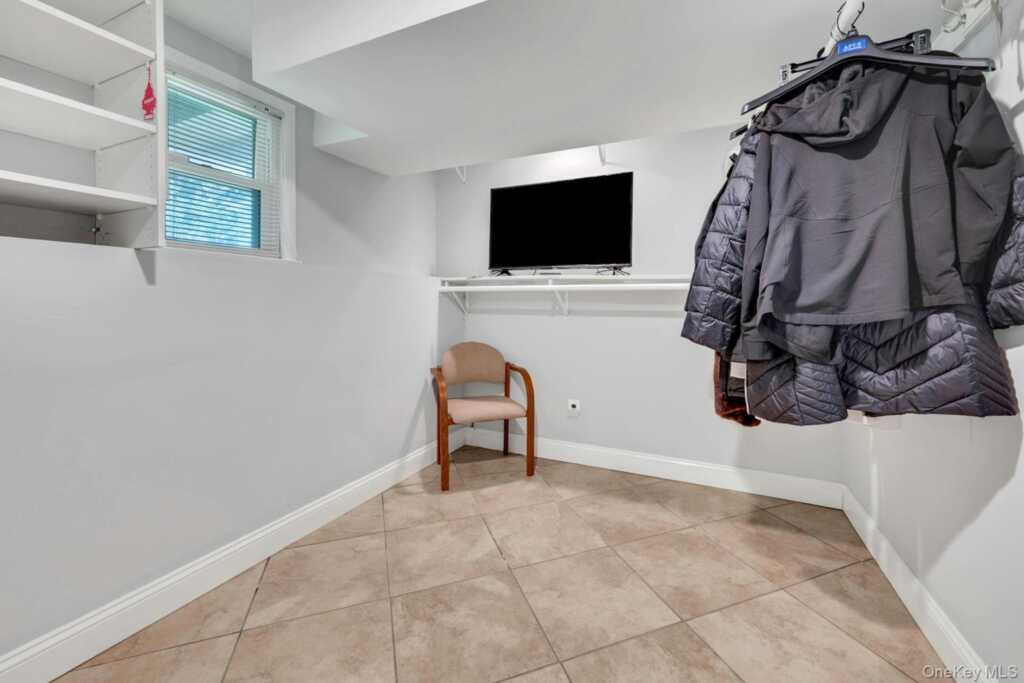 101 Windsor Oval, New Rochelle, NY 10805 - Photo 22 of 48