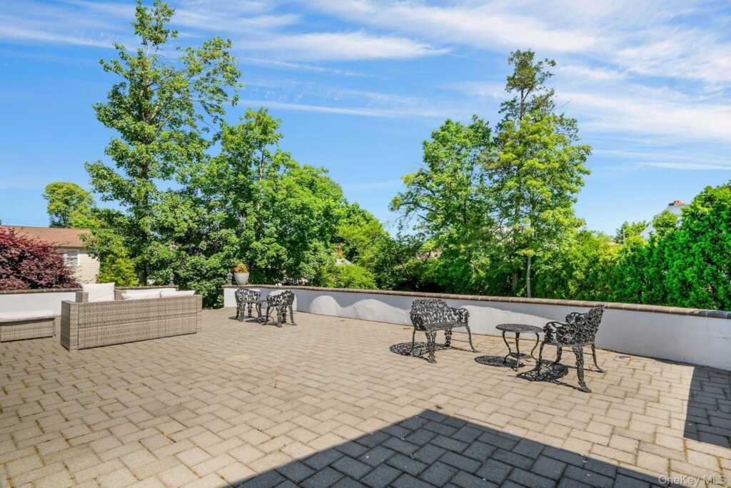 101 Windsor Oval, New Rochelle, NY 10805 - Photo 30 of 48