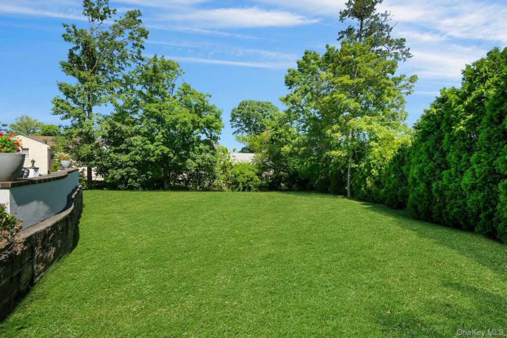 101 Windsor Oval, New Rochelle, NY 10805 - Photo 31 of 48