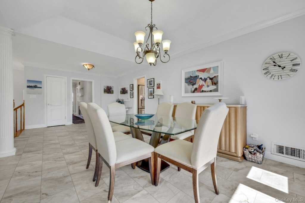 101 Windsor Oval, New Rochelle, NY 10805 - Photo 5 of 48