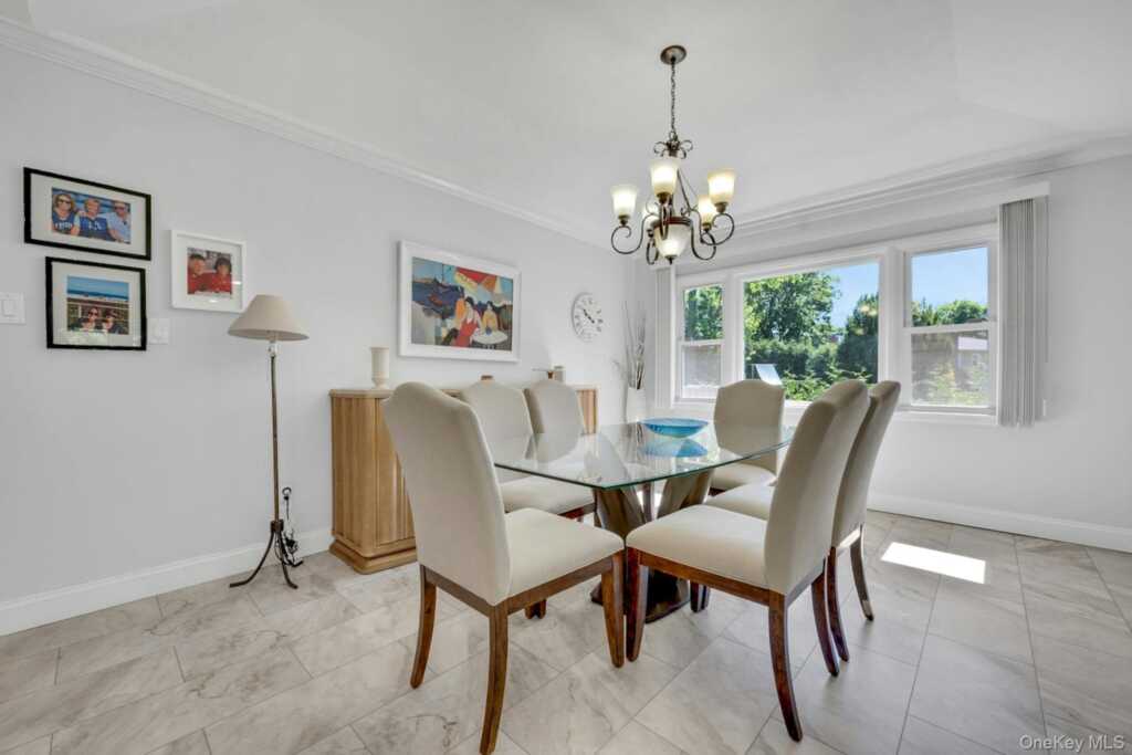 101 Windsor Oval, New Rochelle, NY 10805 - Photo 6 of 48