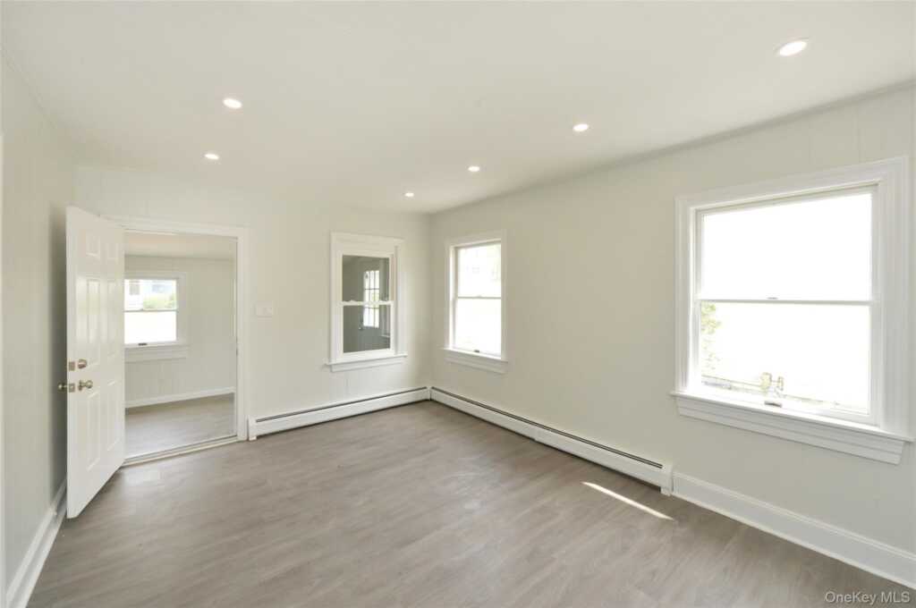 7 Pioneer Avenue, Suffern, NY 10901 - Photo 9 of 27