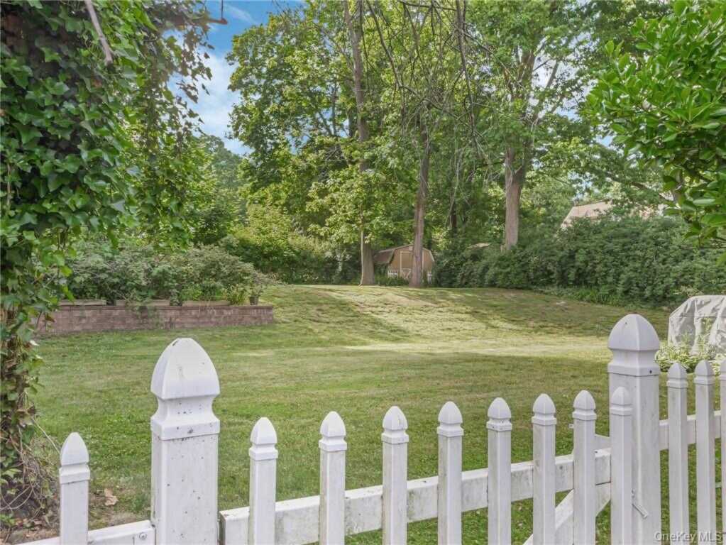 7 S Park Avenue, Nanuet, NY 10954 - Photo 24 of 28