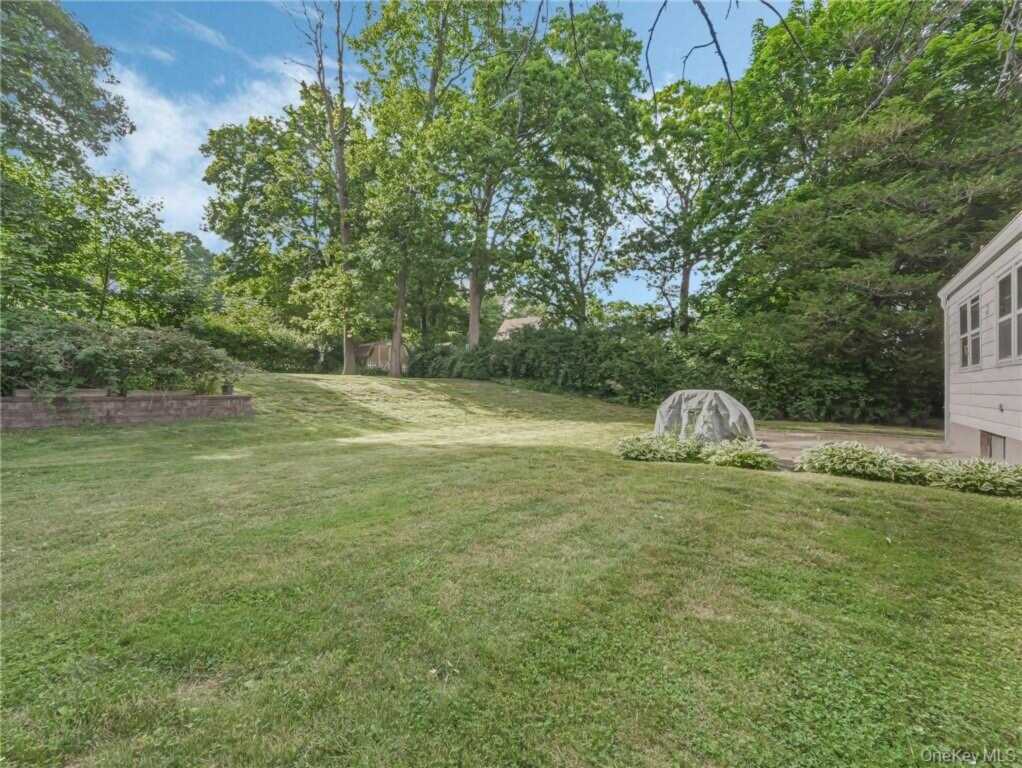7 S Park Avenue, Nanuet, NY 10954 - Photo 25 of 28