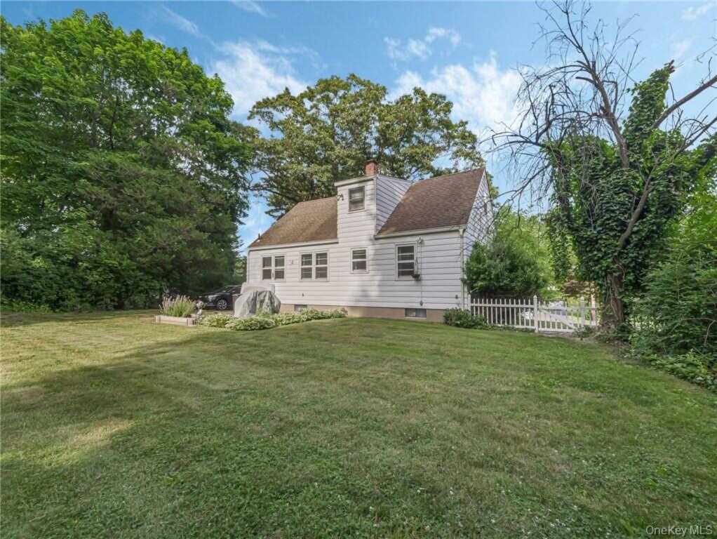 7 S Park Avenue, Nanuet, NY 10954 - Photo 26 of 28
