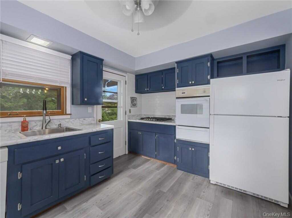 7 S Park Avenue, Nanuet, NY 10954 - Photo 4 of 28