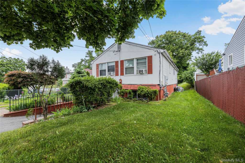 82 Riverdale Avenue, White Plains, NY 10607 - Photo 2 of 21