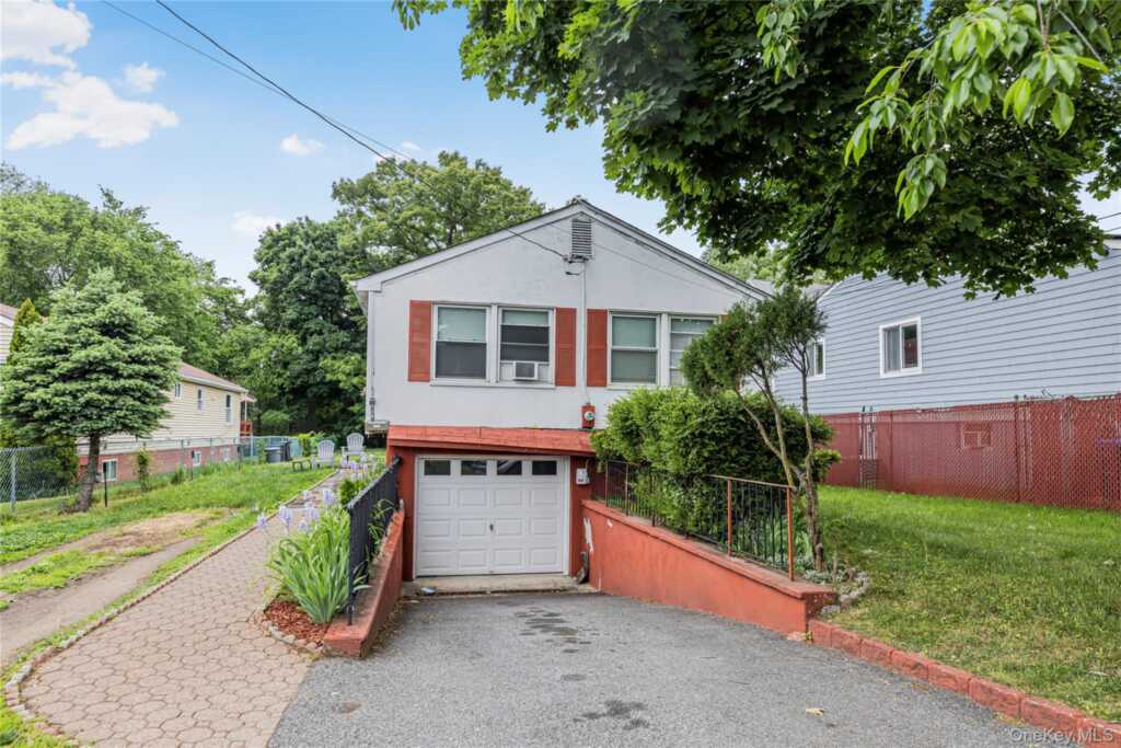 82 Riverdale Avenue, White Plains, NY 10607 - Photo 3 of 21