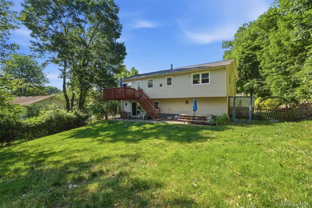 55 Carolina Drive, New City, NY 10956 - Photo 24 of 31