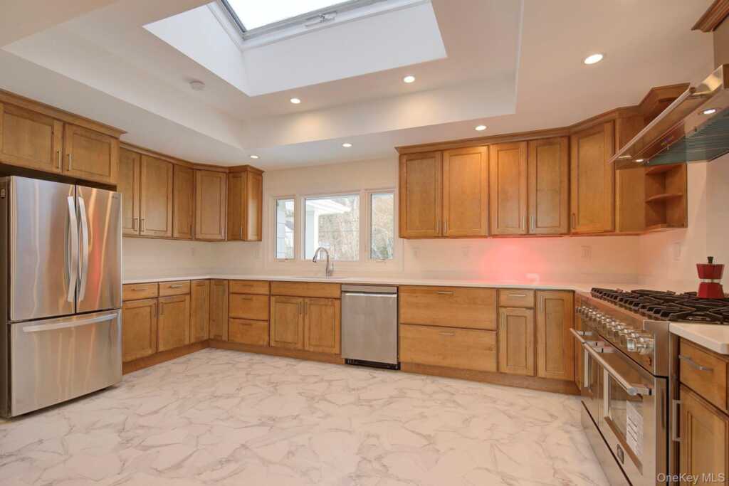 54 Shore Drive, Rye, NY 10573 - Photo 11 of 33