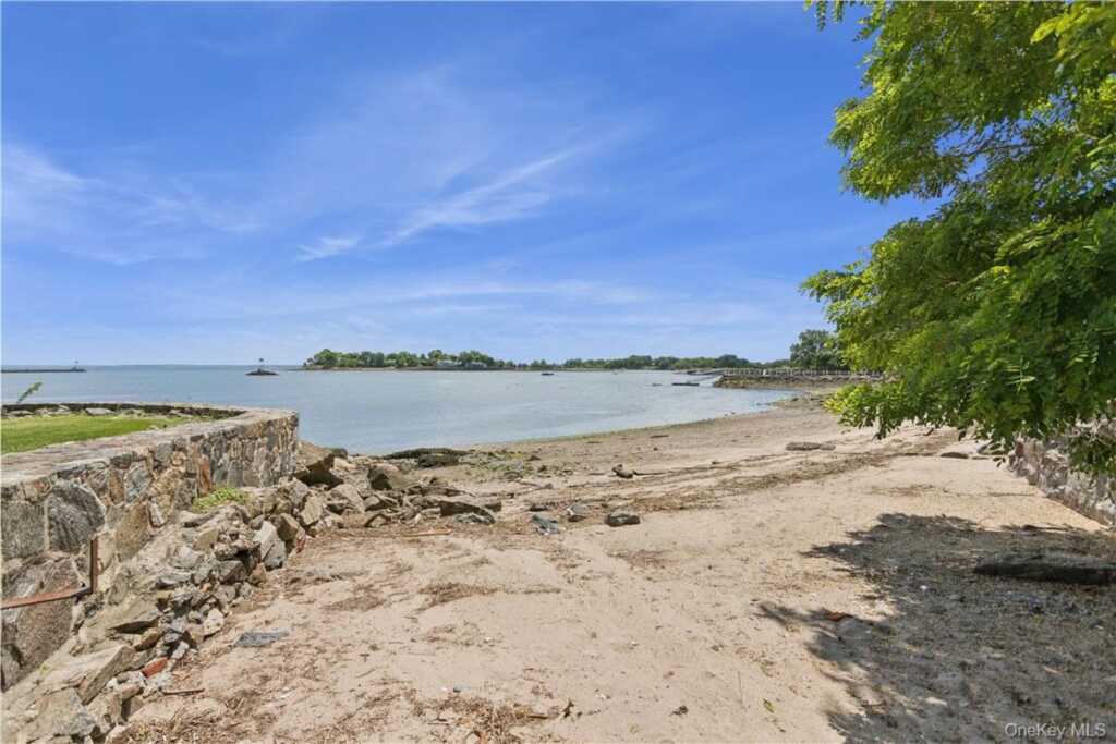 54 Shore Drive, Rye, NY 10573 - Photo 28 of 33