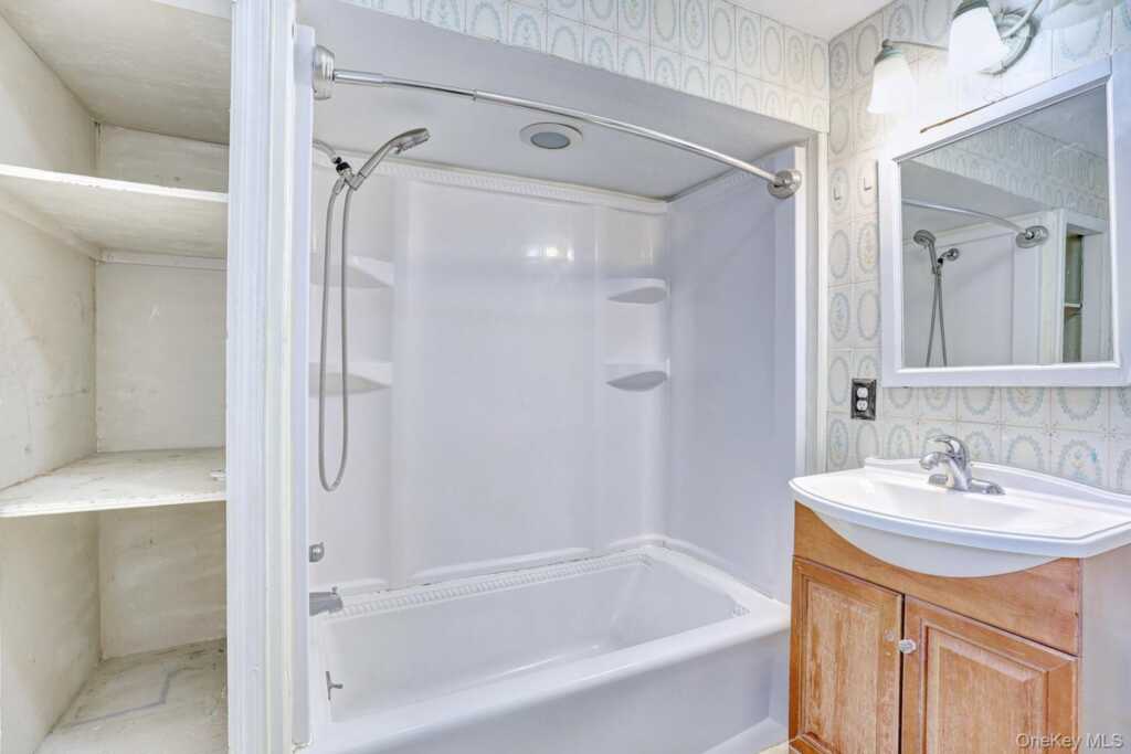 500 Haverstraw Road, Suffern, NY 10901 - Photo 10 of 36