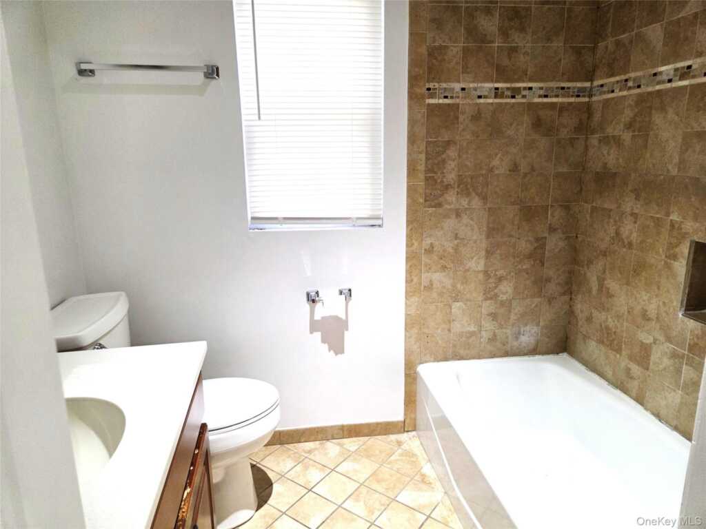 1 Humming Bird Lane, Unit #A, Stony Point, NY 10980 - Photo 10 of 12