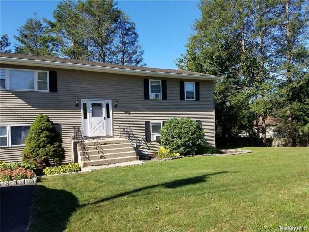 1 Humming Bird Lane, Unit #A, Stony Point, NY 10980 - Photo 2 of 12