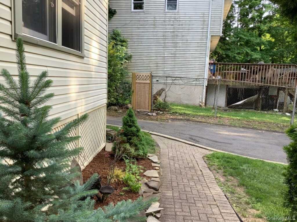 7 Brook Street, Suffern, NY 10901 - Photo 20 of 23