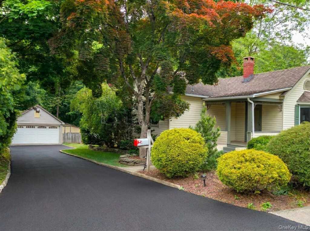 7 Brook Street, Suffern, NY 10901 - Photo 4 of 23