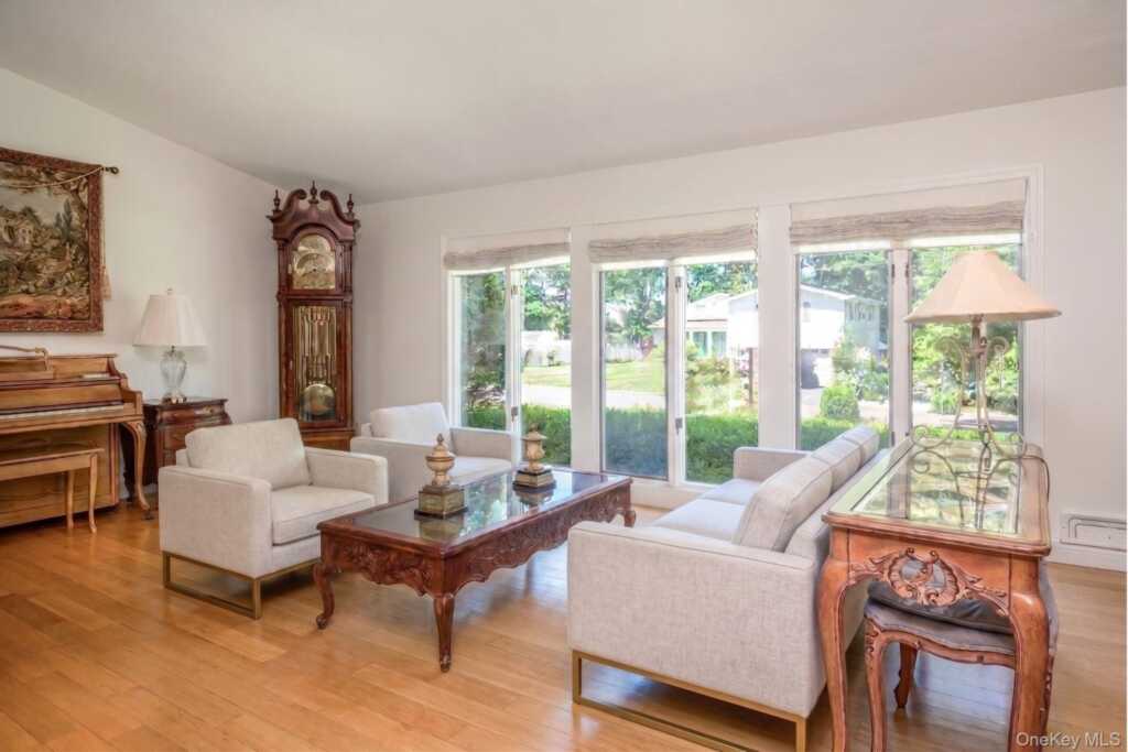 12 Lark Avenue, White Plains, NY 10607 - Photo 10 of 32