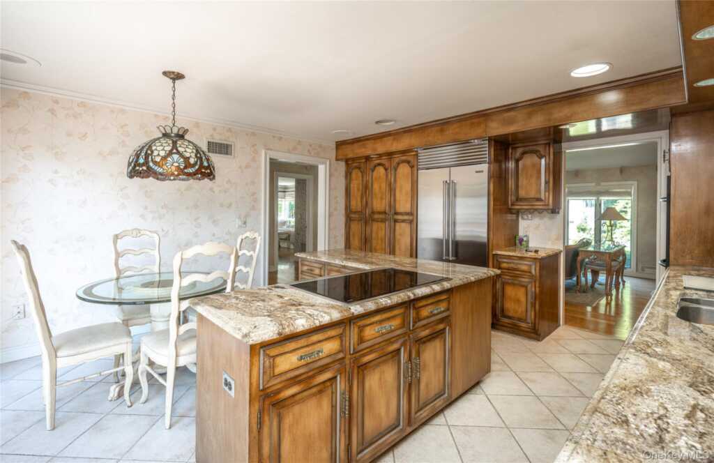 12 Lark Avenue, White Plains, NY 10607 - Photo 13 of 32