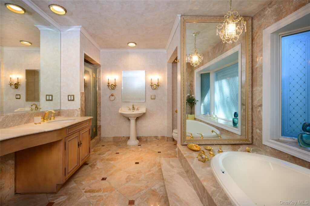 12 Lark Avenue, White Plains, NY 10607 - Photo 19 of 32