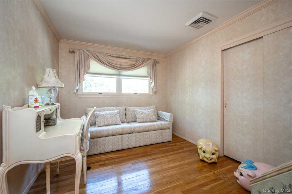 12 Lark Avenue, White Plains, NY 10607 - Photo 22 of 32