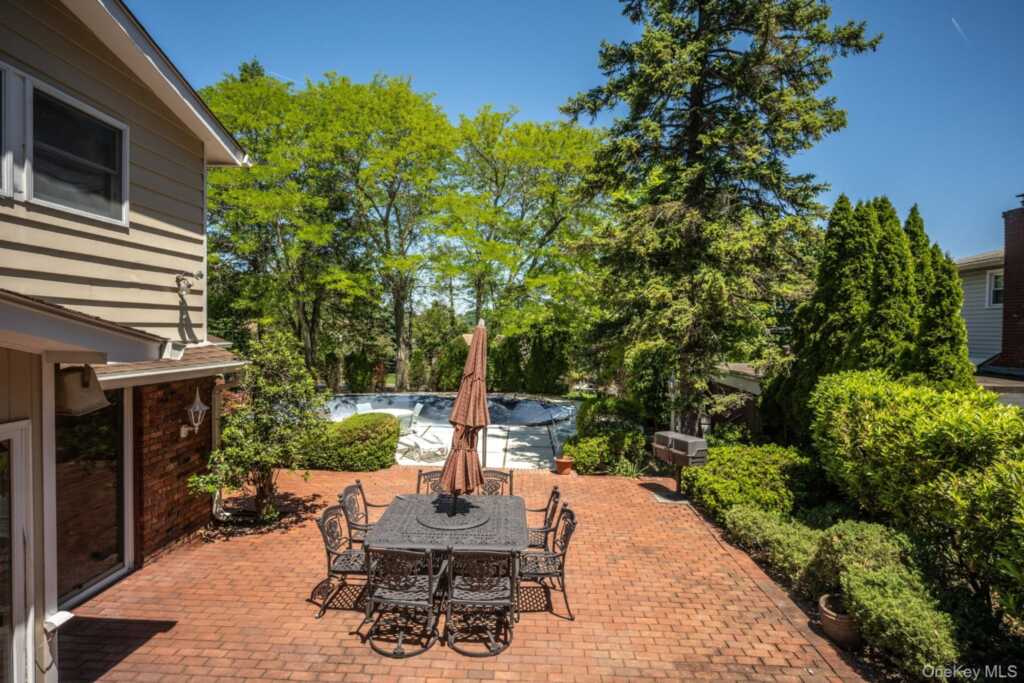 12 Lark Avenue, White Plains, NY 10607 - Photo 26 of 32