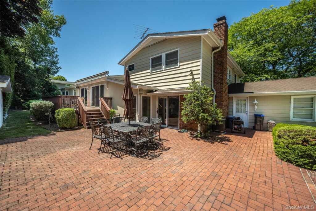 12 Lark Avenue, White Plains, NY 10607 - Photo 27 of 32