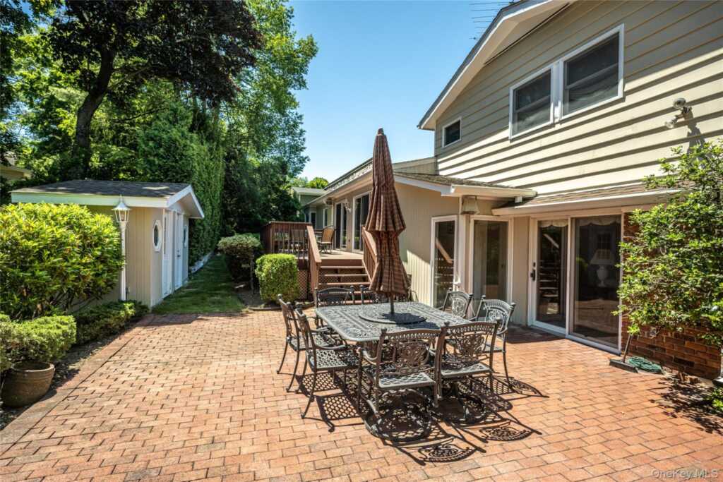 12 Lark Avenue, White Plains, NY 10607 - Photo 28 of 32