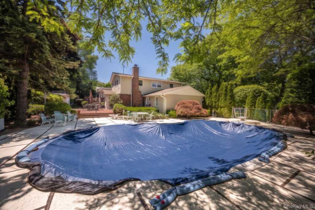 12 Lark Avenue, White Plains, NY 10607 - Photo 29 of 32