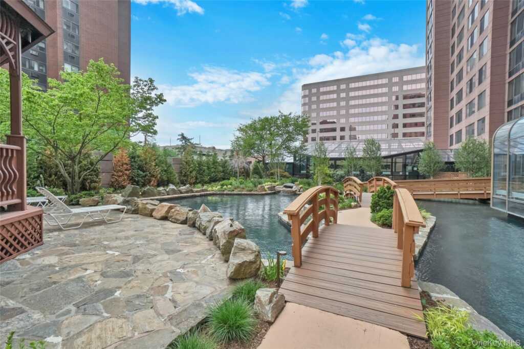 4 Martine Avenue, Unit #1212, White Plains, NY 10606 - Photo 4 of 19