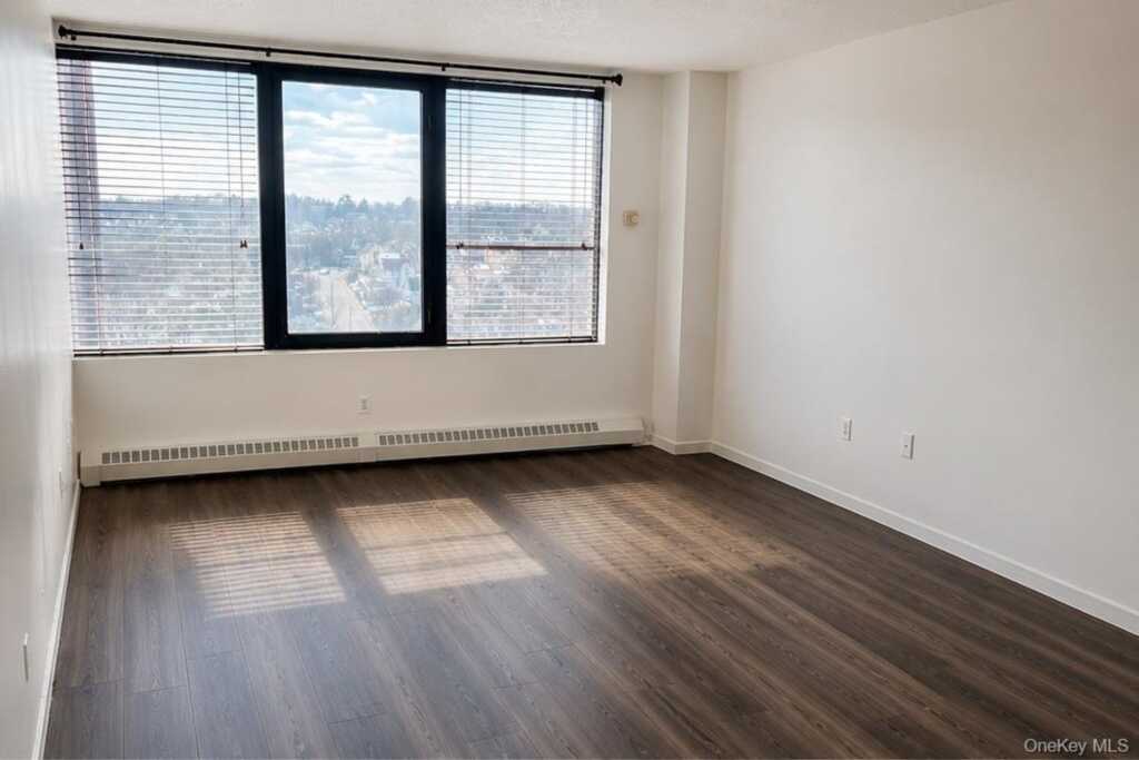 4 Martine Avenue, Unit #1212, White Plains, NY 10606 - Photo 8 of 19
