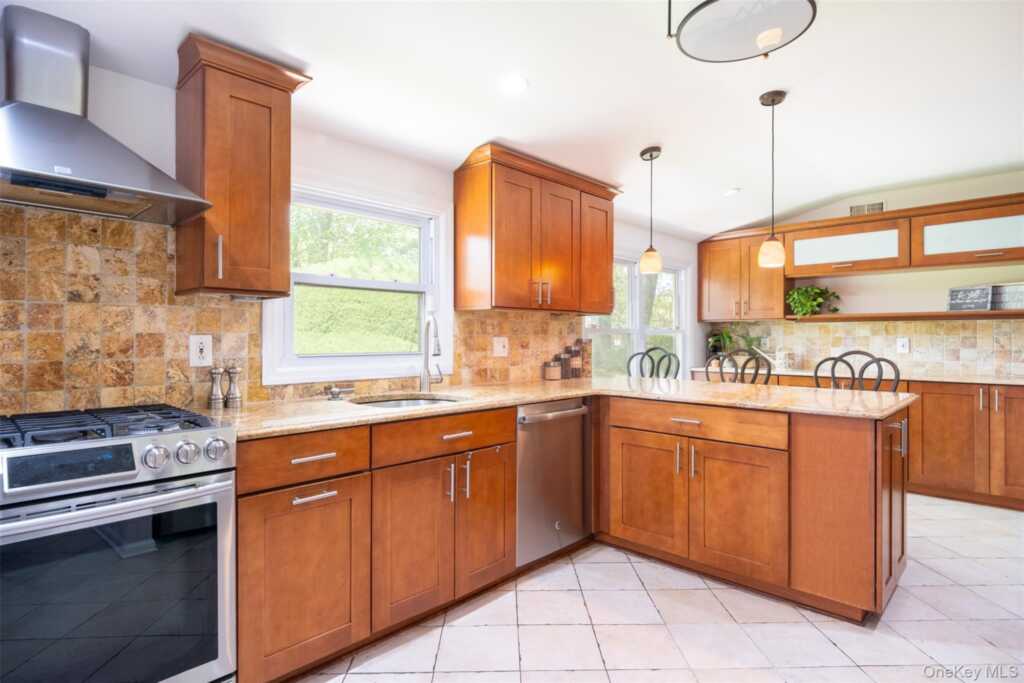 24 Sheldrake Place, New Rochelle, NY 10804 - Photo 7 of 26